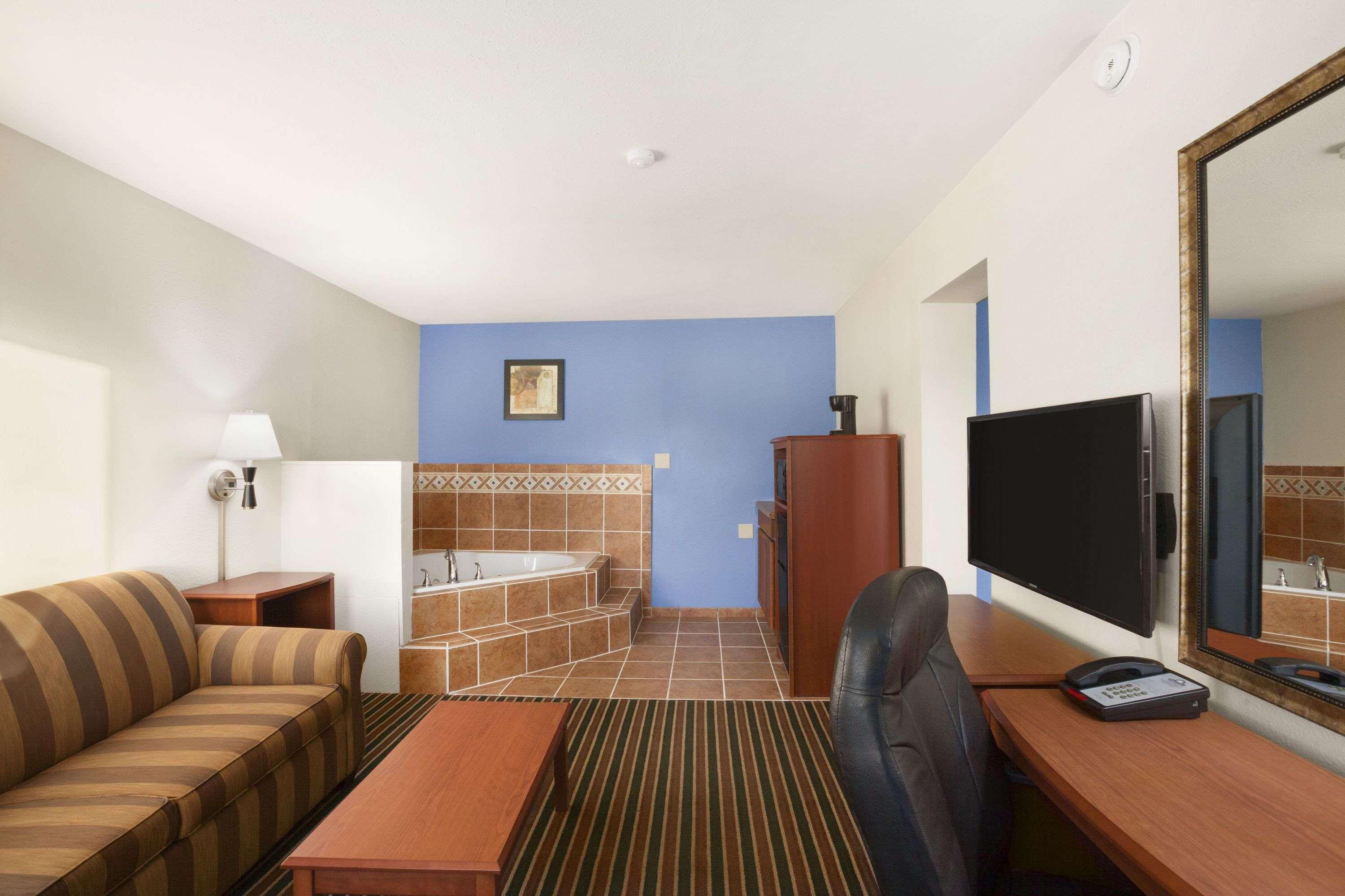 Days Inn By Wyndham Champaign/Urbana Eksteriør bilde