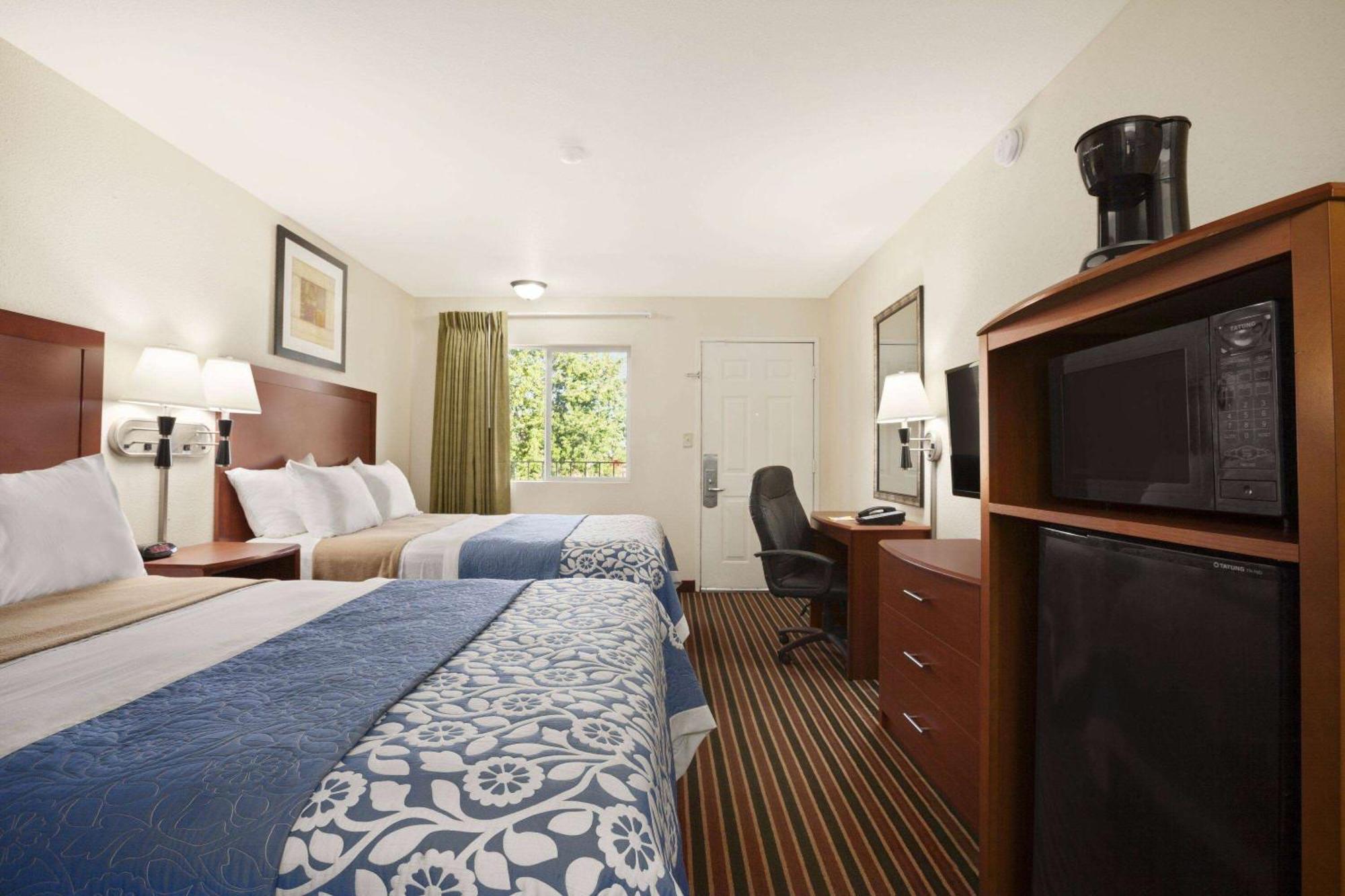Days Inn By Wyndham Champaign/Urbana Eksteriør bilde