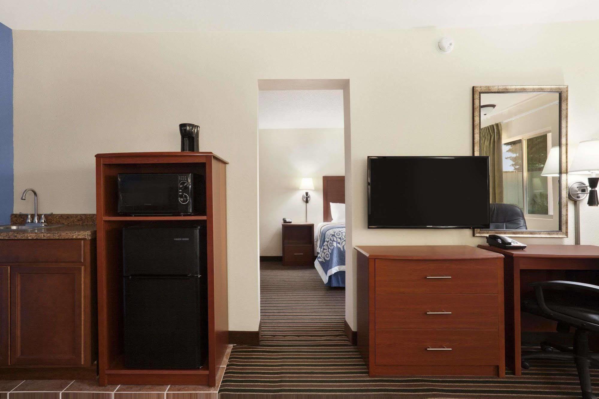 Days Inn By Wyndham Champaign/Urbana Eksteriør bilde